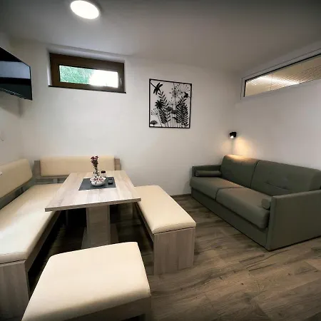 U Kralika, Prizemni Bezbarierove A,b,c,d - 50 Metru Od Vleku - Prejdete V Lyzacich, Pod Bobovou Drahou, Parkovani Zdarma, Lyzarna S Vysouseci Bot, Apartament