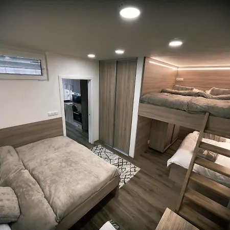 Apartament U Kralika, Prizemni Bezbarierove A,b,c,d - 50 Metru Od Vleku - Prejdete V Lyzacich, Pod Bobovou Drahou, Parkovani Zdarma, Lyzarna S Vysouseci Bot,