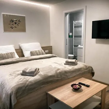 Apartament U Kralika, Prizemni Bezbarierove A,b,c,d - 50 Metru Od Vleku - Prejdete V Lyzacich, Pod Bobovou Drahou, Parkovani Zdarma, Lyzarna S Vysouseci Bot,